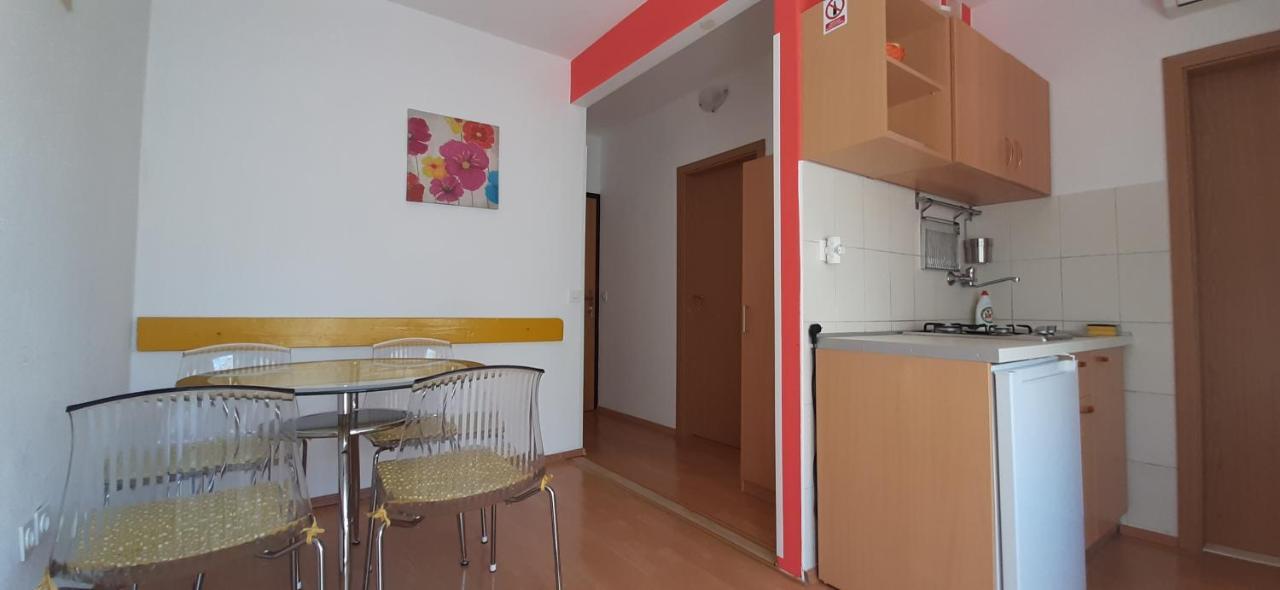 Apartment House Perkov Primošten Eksteriør billede